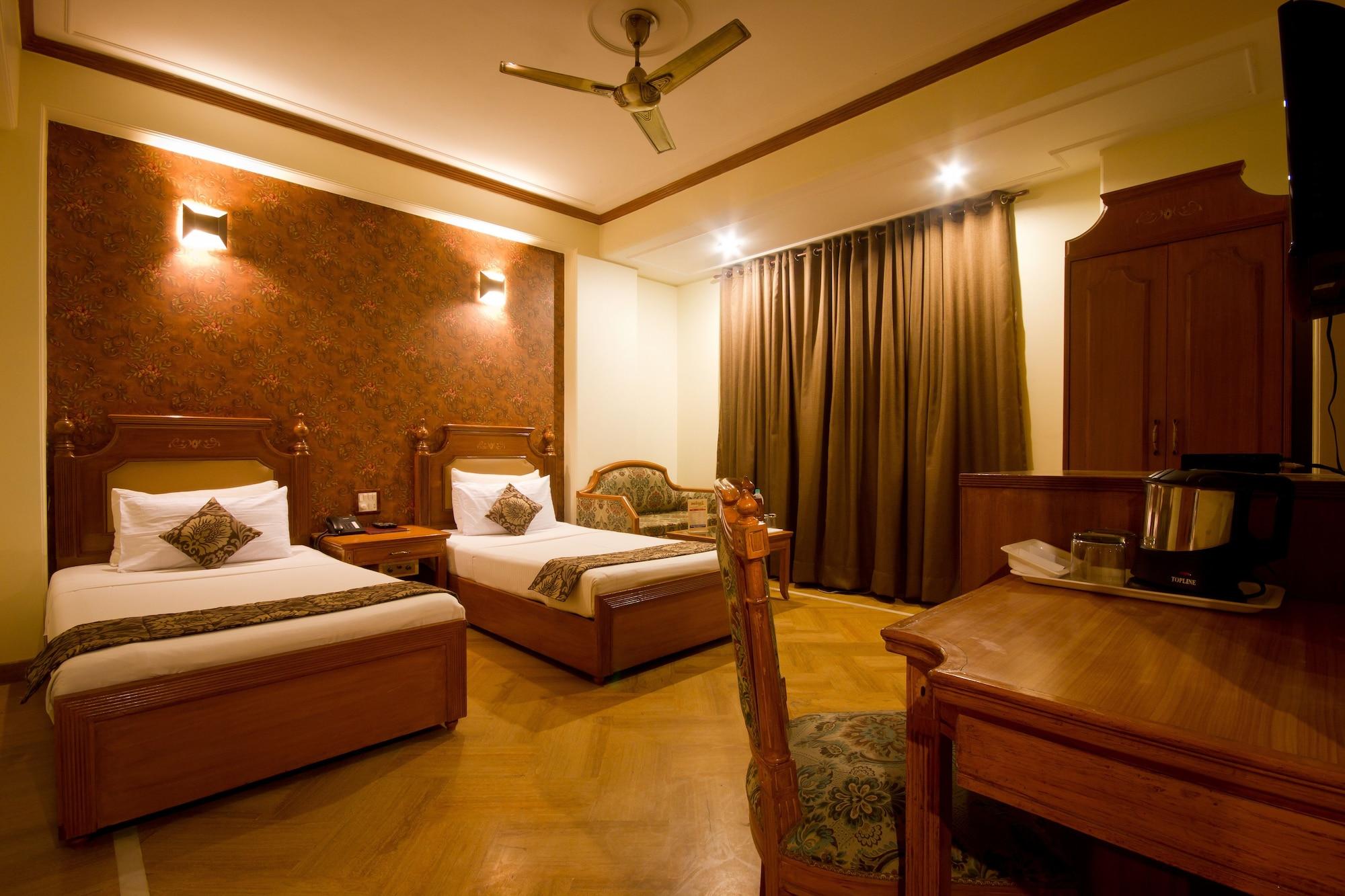 Hotel Sunstar Grand Dillí Exteriér fotografie