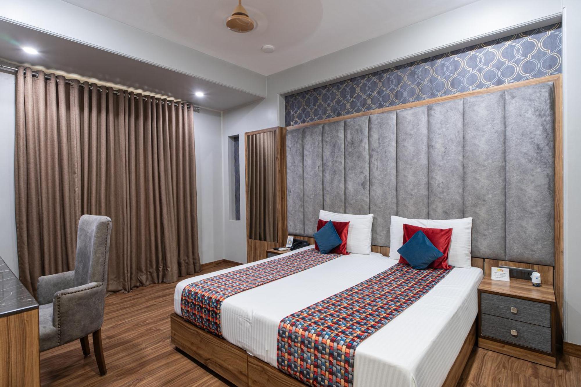 Hotel Sunstar Grand Dillí Exteriér fotografie