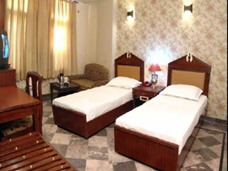 Hotel Sunstar Grand Dillí Exteriér fotografie