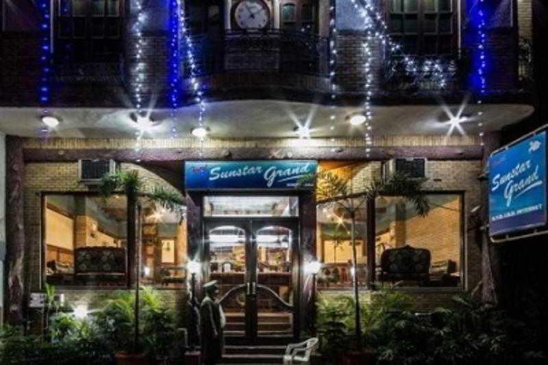 Hotel Sunstar Grand Dillí Exteriér fotografie