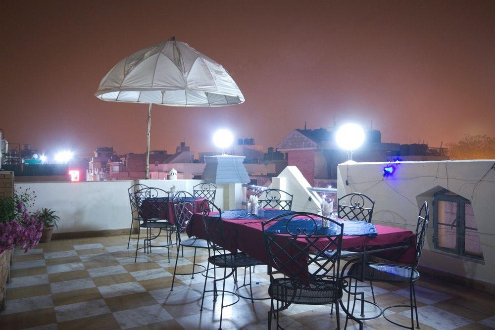 Hotel Sunstar Grand Dillí Exteriér fotografie
